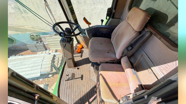 LOTE 03 - COLHEITADEIRA 1550 E PLATAFORMA 23 PÉS 620F JOHN DEERE ANO 2003