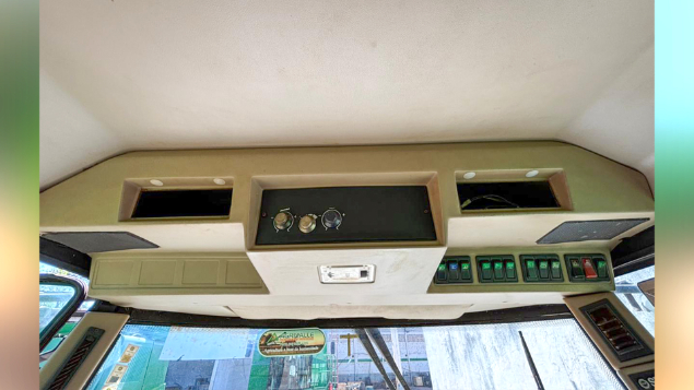 LOTE 03 - COLHEITADEIRA 1550 E PLATAFORMA 23 PÉS 620F JOHN DEERE ANO 2003