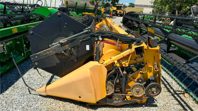 LOTE 06 - COLHEITADEIRA CR6080 E PLATAFORMA 30 PÉS NEW HOLLAND ANO 2014