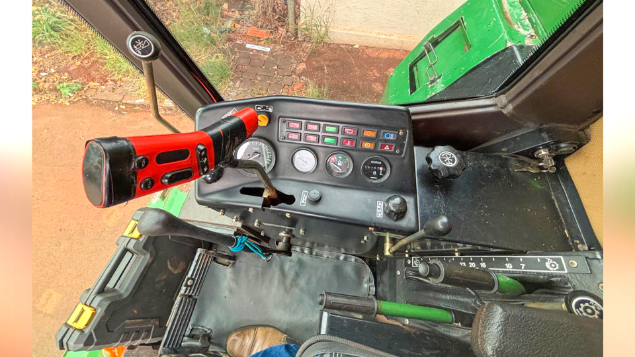 LOTE 07 - COLHEITADEIRA 1175 E PLATAFORMA 319 JOHN DEERE E CARRETINHA DE TRANSPORTE CTP ANO 2009