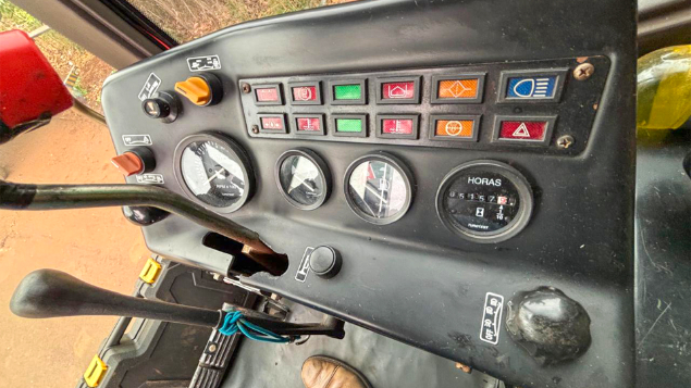 LOTE 07 - COLHEITADEIRA 1175 E PLATAFORMA 319 JOHN DEERE E CARRETINHA DE TRANSPORTE CTP ANO 2009