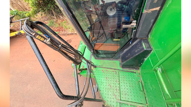 LOTE 07 - COLHEITADEIRA 1175 E PLATAFORMA 319 JOHN DEERE E CARRETINHA DE TRANSPORTE CTP ANO 2009