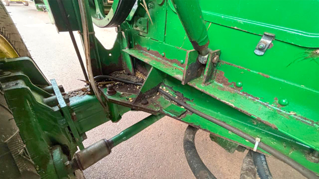 LOTE 07 - COLHEITADEIRA 1175 E PLATAFORMA 319 JOHN DEERE E CARRETINHA DE TRANSPORTE CTP ANO 2009