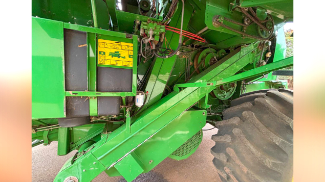 LOTE 07 - COLHEITADEIRA 1175 E PLATAFORMA 319 JOHN DEERE E CARRETINHA DE TRANSPORTE CTP ANO 2009