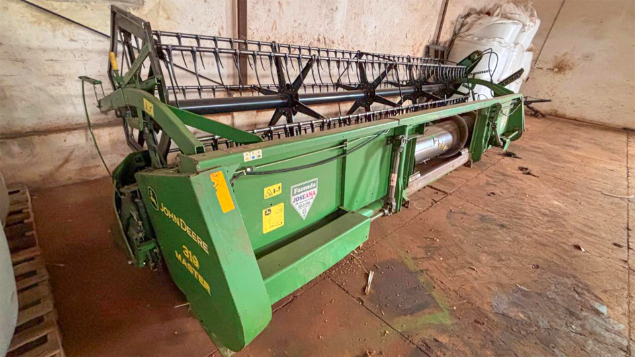 LOTE 07 - COLHEITADEIRA 1175 E PLATAFORMA 319 JOHN DEERE E CARRETINHA DE TRANSPORTE CTP ANO 2009