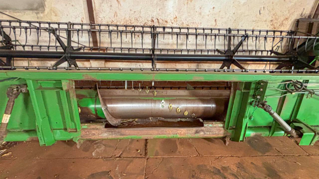 LOTE 07 - COLHEITADEIRA 1175 E PLATAFORMA 319 JOHN DEERE E CARRETINHA DE TRANSPORTE CTP ANO 2009