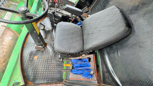 LOTE 08 - COLHEITADEIRA 1175 E PLATAFORMA 16 PÉS JOHN DEERE ANO 2000