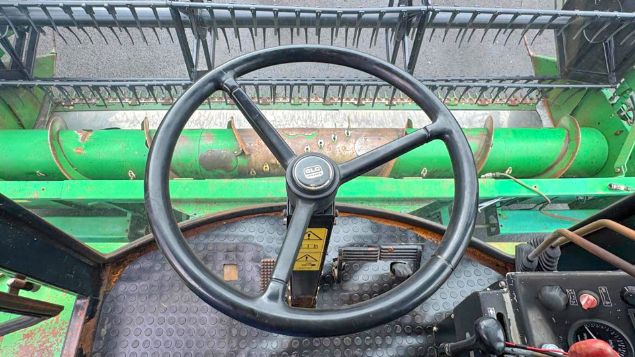 LOTE 08 - COLHEITADEIRA 1175 E PLATAFORMA 16 PÉS JOHN DEERE ANO 2000