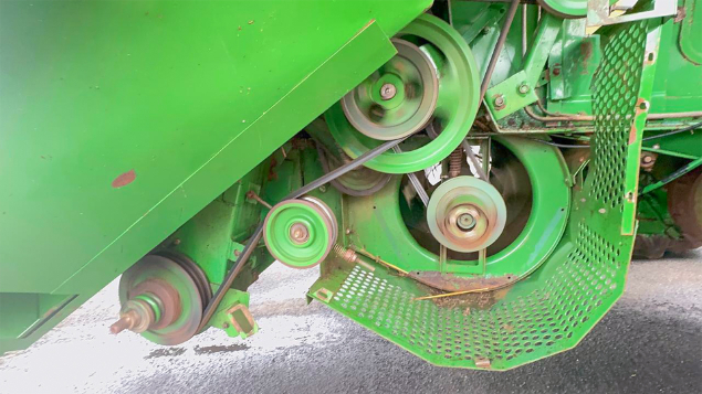 LOTE 08 - COLHEITADEIRA 1175 E PLATAFORMA 16 PÉS JOHN DEERE ANO 2000