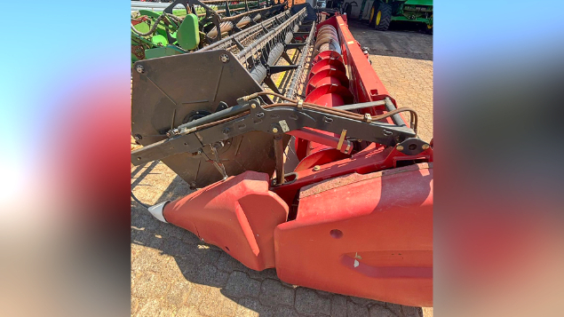 LOTE 09 - COLHEITADEIRA 2566 E PLATAFORMA 25 PÉS CASE ANO 2012