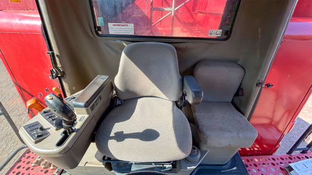 LOTE 09 - COLHEITADEIRA 2566 E PLATAFORMA 25 PÉS CASE ANO 2012