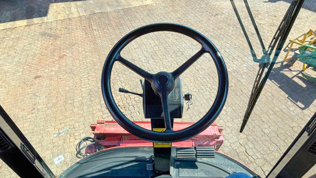 LOTE 09 - COLHEITADEIRA 2566 E PLATAFORMA 25 PÉS CASE ANO 2012