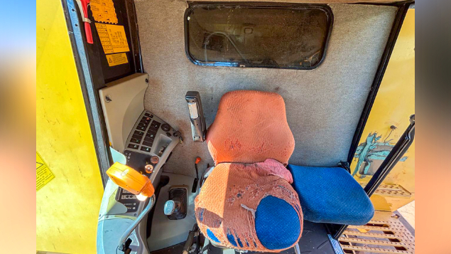 LOTE 10 - COLHEITADEIRA TC5090 E PLATAFORMA 25 PÉS NEW HOLLAND ANO 2016