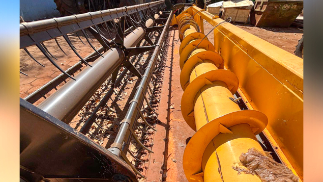 LOTE 10 - COLHEITADEIRA TC5090 E PLATAFORMA 25 PÉS NEW HOLLAND ANO 2016