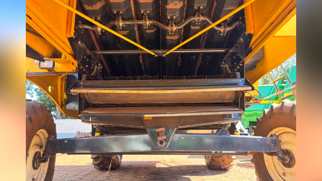 LOTE 10 - COLHEITADEIRA TC5090 E PLATAFORMA 25 PÉS NEW HOLLAND ANO 2016