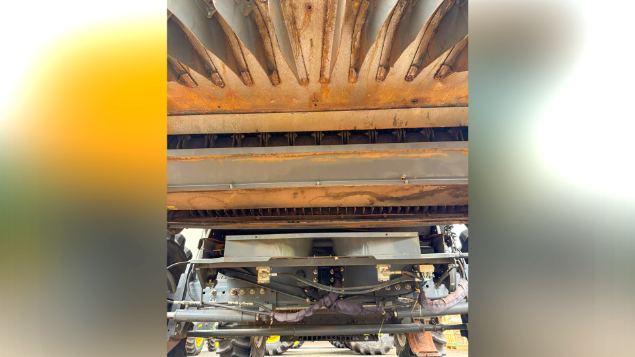 LOTE 11 - COLHEITADEIRA BC7800 E PLATAFORMA 40 PÉS VALTRA ANO 2017