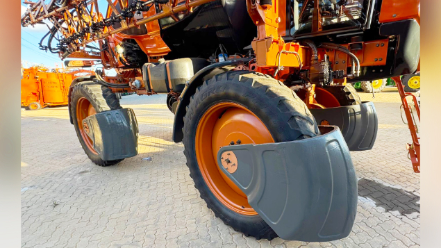 LOTE 27 - PULVERIZADOR UNIPORT 3030 JACTO ANO 2013