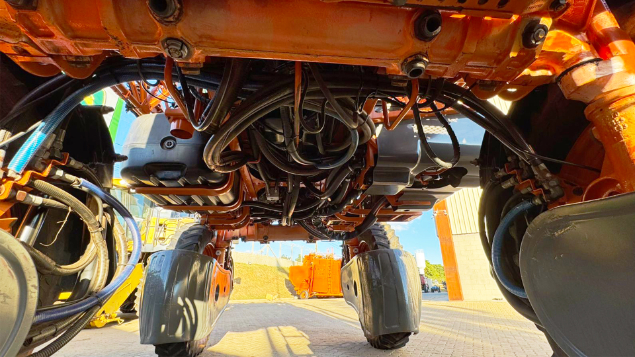 LOTE 27 - PULVERIZADOR UNIPORT 3030 JACTO ANO 2013