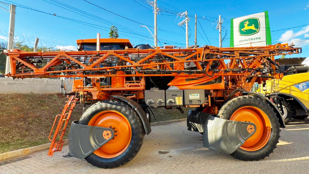 LOTE 27 - PULVERIZADOR UNIPORT 3030 JACTO ANO 2013