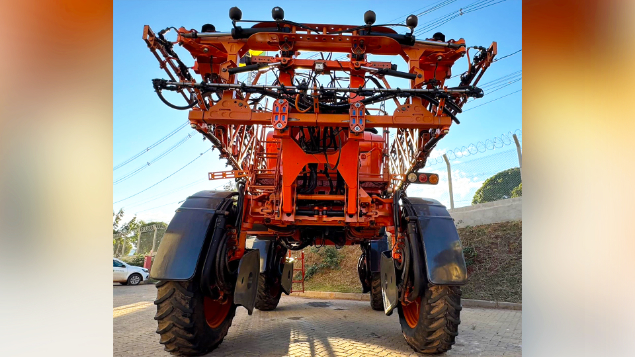 LOTE 27 - PULVERIZADOR UNIPORT 3030 JACTO ANO 2013