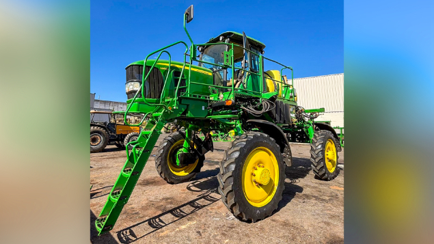 LOTE 28 - PULVERIZADOR M4025 JOHN DEERE ANO 2019