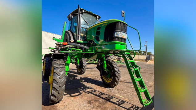 LOTE 28 - PULVERIZADOR M4025 JOHN DEERE ANO 2019