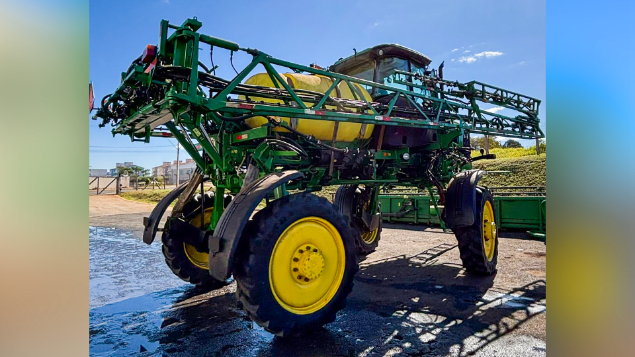 LOTE 28 - PULVERIZADOR M4025 JOHN DEERE ANO 2019