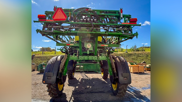 LOTE 28 - PULVERIZADOR M4025 JOHN DEERE ANO 2019