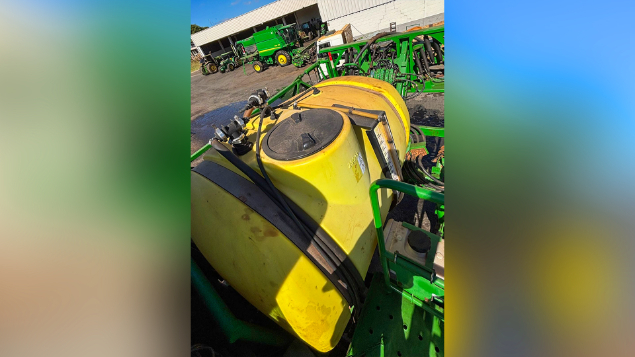 LOTE 28 - PULVERIZADOR M4025 JOHN DEERE ANO 2019