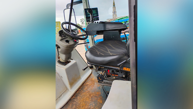 LOTE 29 - PULVERIZADOR MONTANA PARRUDA 3027H ANO 2004