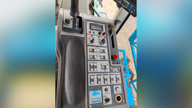 LOTE 29 - PULVERIZADOR MONTANA PARRUDA 3027H ANO 2004