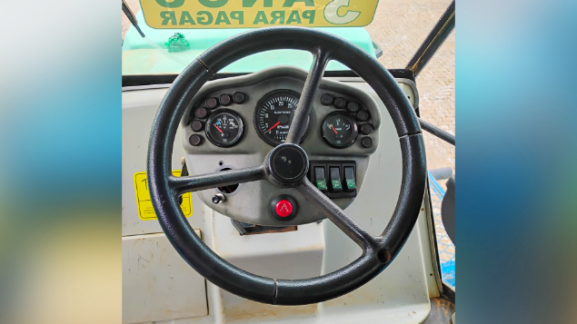 LOTE 29 - PULVERIZADOR MONTANA PARRUDA 3027H ANO 2004