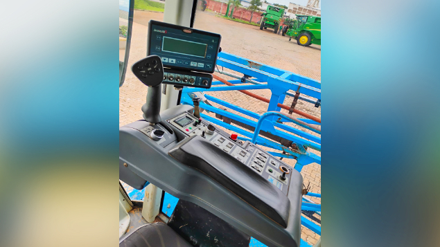 LOTE 29 - PULVERIZADOR MONTANA PARRUDA 3027H ANO 2004