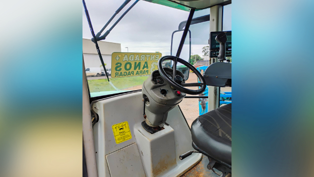 LOTE 29 - PULVERIZADOR MONTANA PARRUDA 3027H ANO 2004