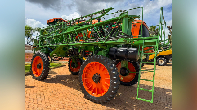 LOTE 30 - PULVERIZADOR IMPERADOR 3100 STARA ANO 2014