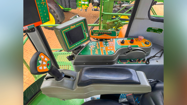 LOTE 30 - PULVERIZADOR IMPERADOR 3100 STARA ANO 2014