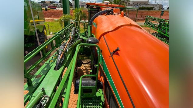 LOTE 30 - PULVERIZADOR IMPERADOR 3100 STARA ANO 2014