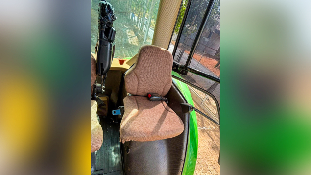 LOTE 31 - TRATOR 7230J JOHN DEERE ANO 2018