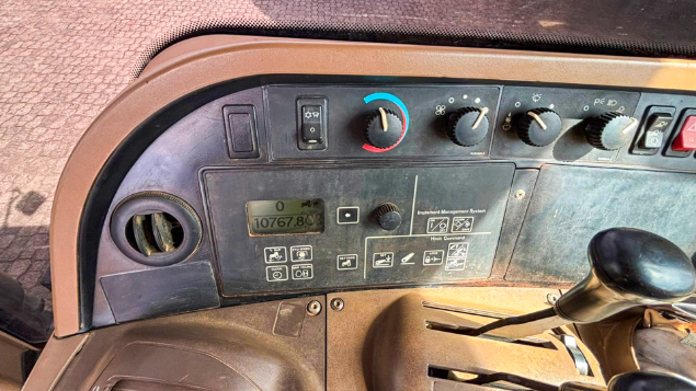 LOTE 31 - TRATOR 7230J JOHN DEERE ANO 2018