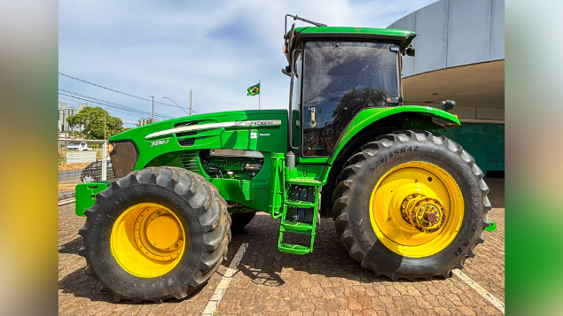 LOTE 31 - TRATOR 7230J JOHN DEERE ANO 2018