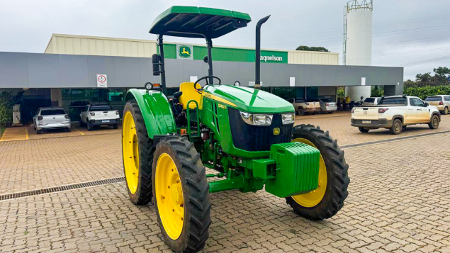 LOTE 32 - TRATOR 5080E JOHN DEERE ANO 2023