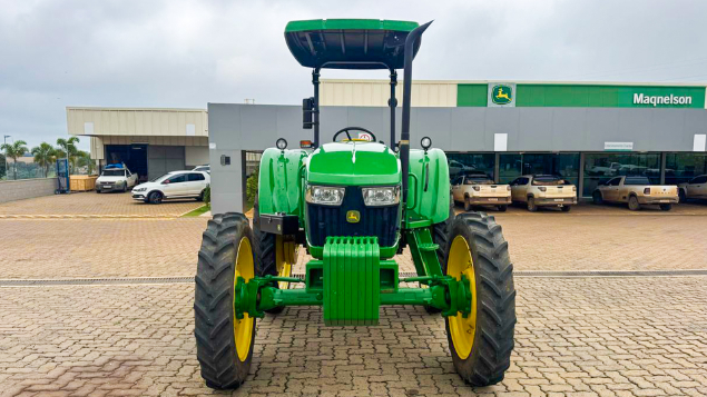 LOTE 32 - TRATOR 5080E JOHN DEERE ANO 2023