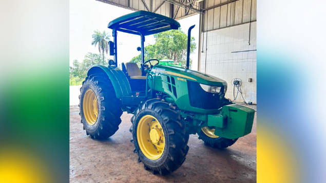 LOTE 33 - TRATOR 5080E JOHN DEERE ANO 2023