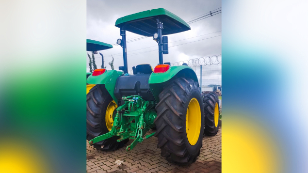 LOTE 33 - TRATOR 5080E JOHN DEERE ANO 2023