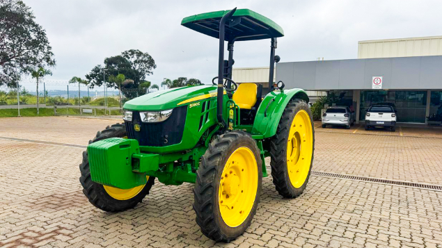 LOTE 34 - TRATOR 5080E JOHN DEERE ANO 2023