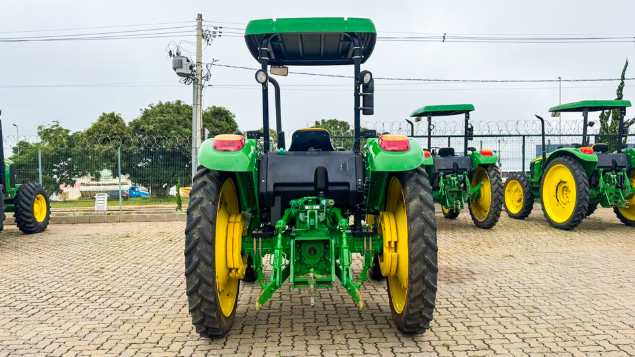 LOTE 34 - TRATOR 5080E JOHN DEERE ANO 2023