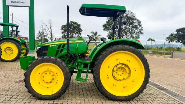 LOTE 34 - TRATOR 5080E JOHN DEERE ANO 2023