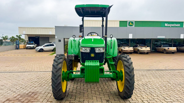 LOTE 34 - TRATOR 5080E JOHN DEERE ANO 2023
