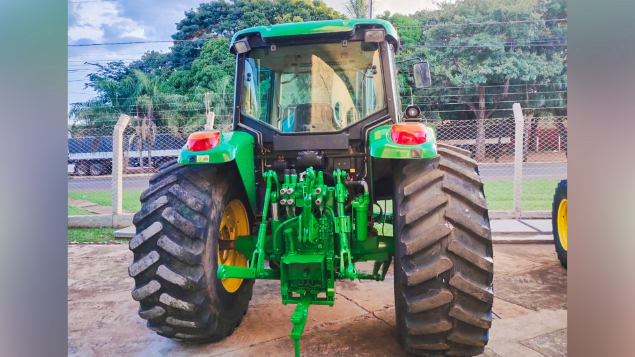 LOTE 35 - TRATOR 6110J JOHN DEERE ANO 2016