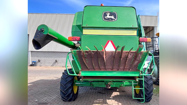 LOTE 04 - COLHEITADEIRA 1470 E PLATAFORMA 620F JOHN DEERE ANO 2013